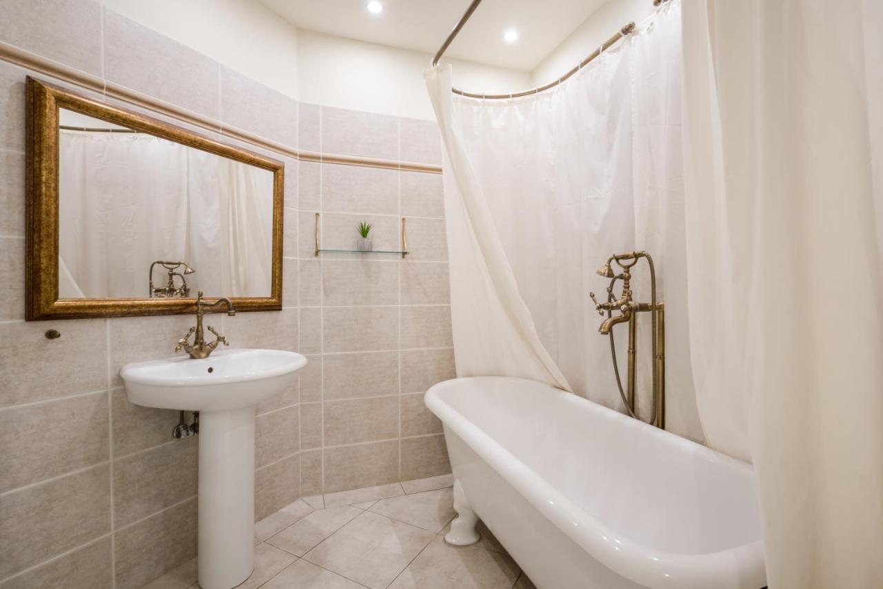 Basilica And Castle View Luxury Suite, Free Parking Reservation Needed بودابست المظهر الخارجي الصورة
